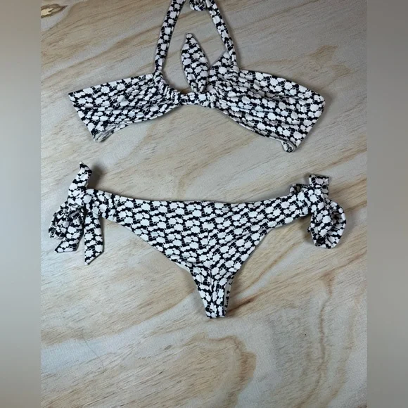 Eberjey Black and White Floral Tie Bikini Set Size Small Cheeky Bottoms - Picture 4 of 7